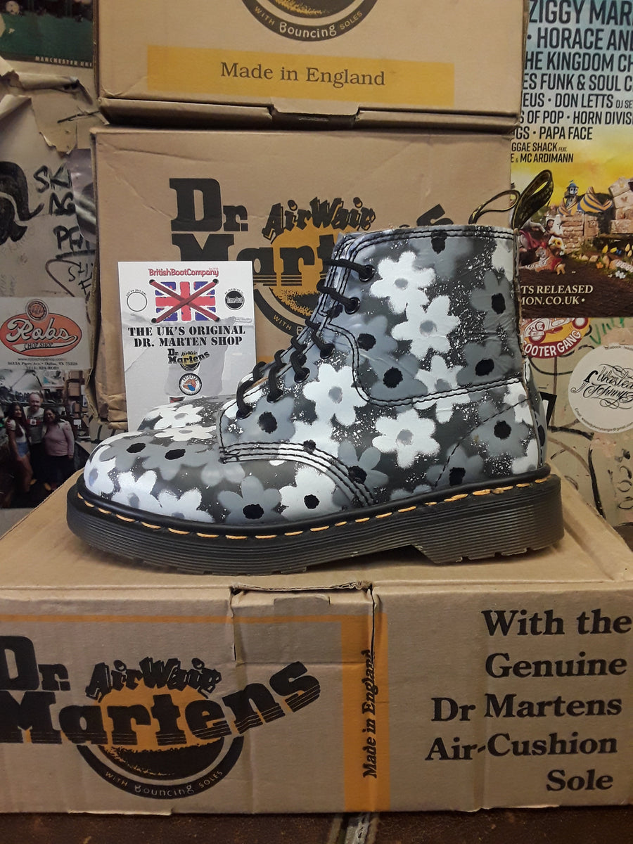 Dr martens 2024 camouflage boots