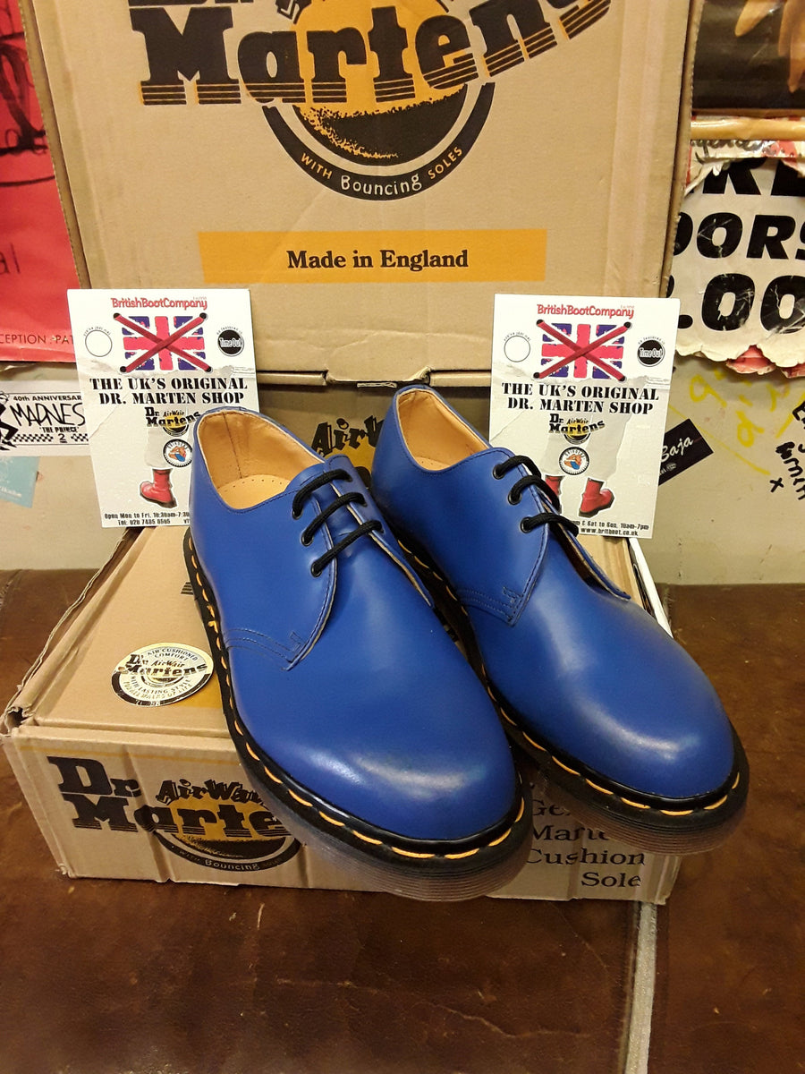 Electric blue 2024 doc martens