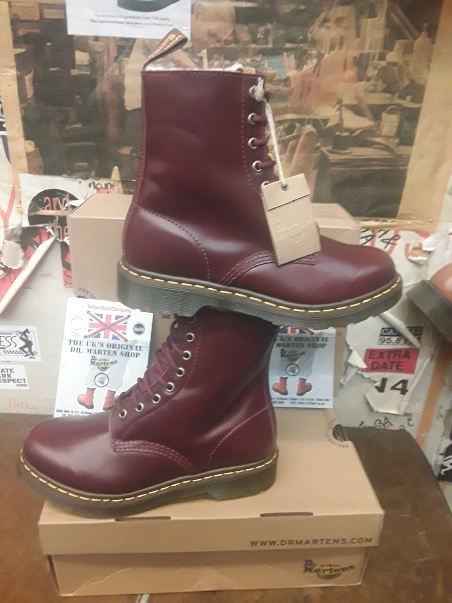 Dr martens 2024 pascal shiraz red