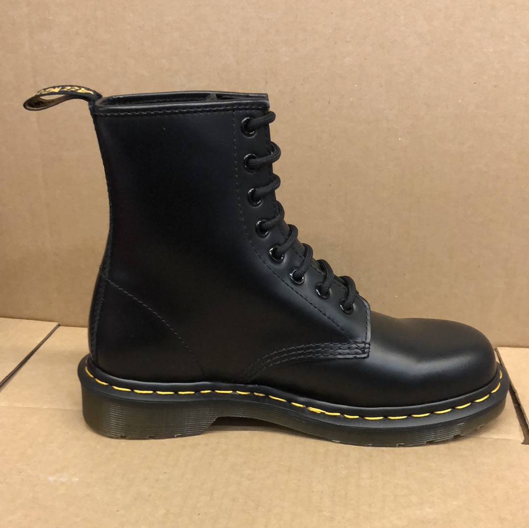 DR MARTENS - BLACK LEATHER BOOT 1460 (8 EYELET)