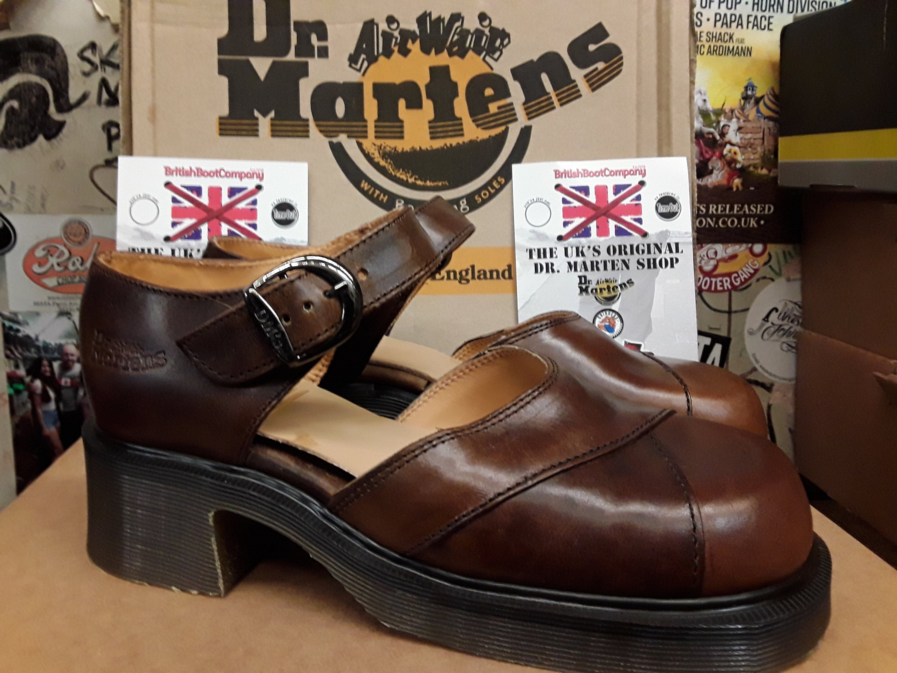 Classic dr hot sale martens uk