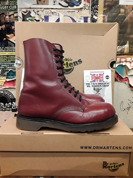 Dr. Martens 6hole White社 made in England-