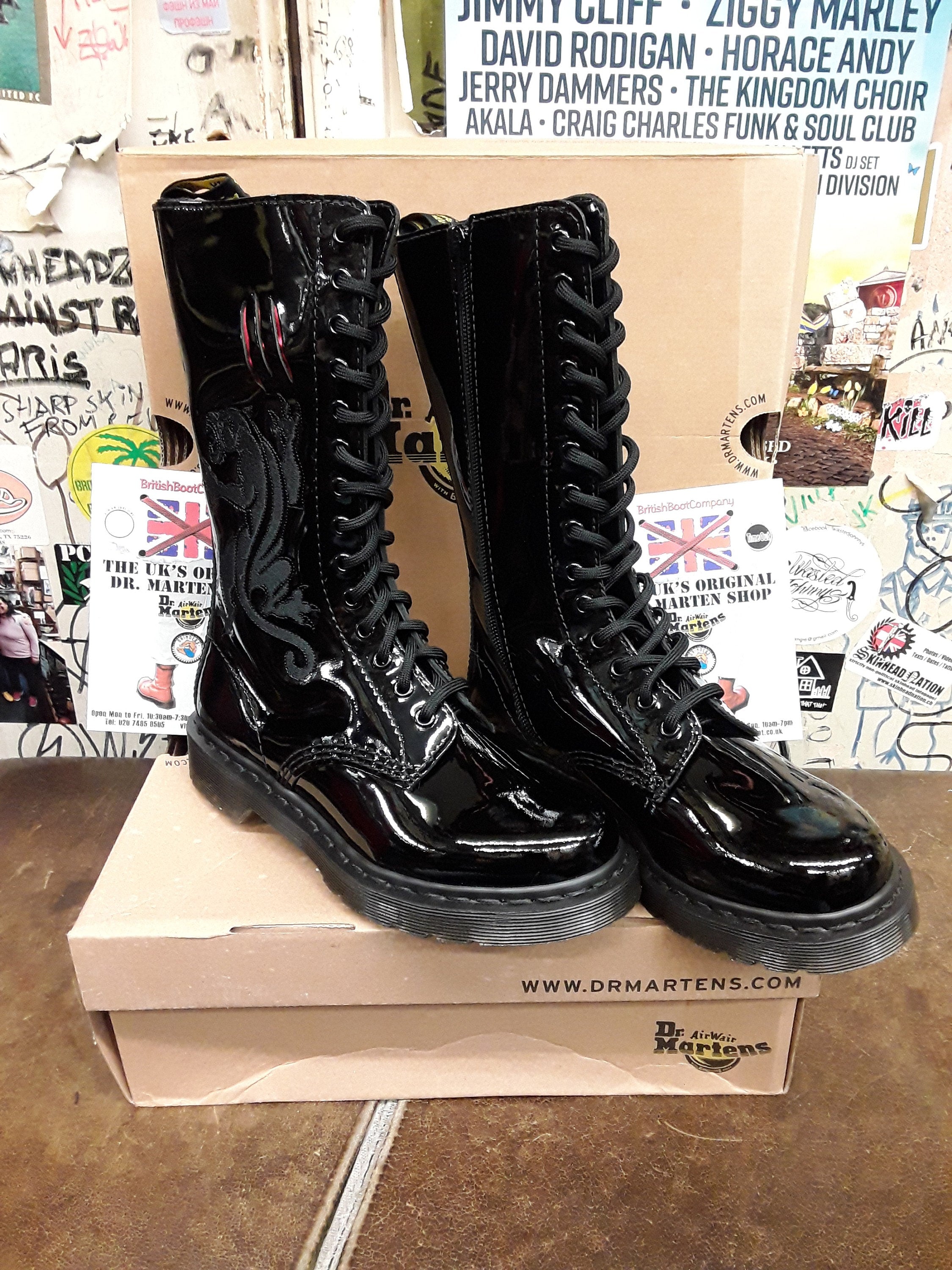 Patent dr martens size 2024 4