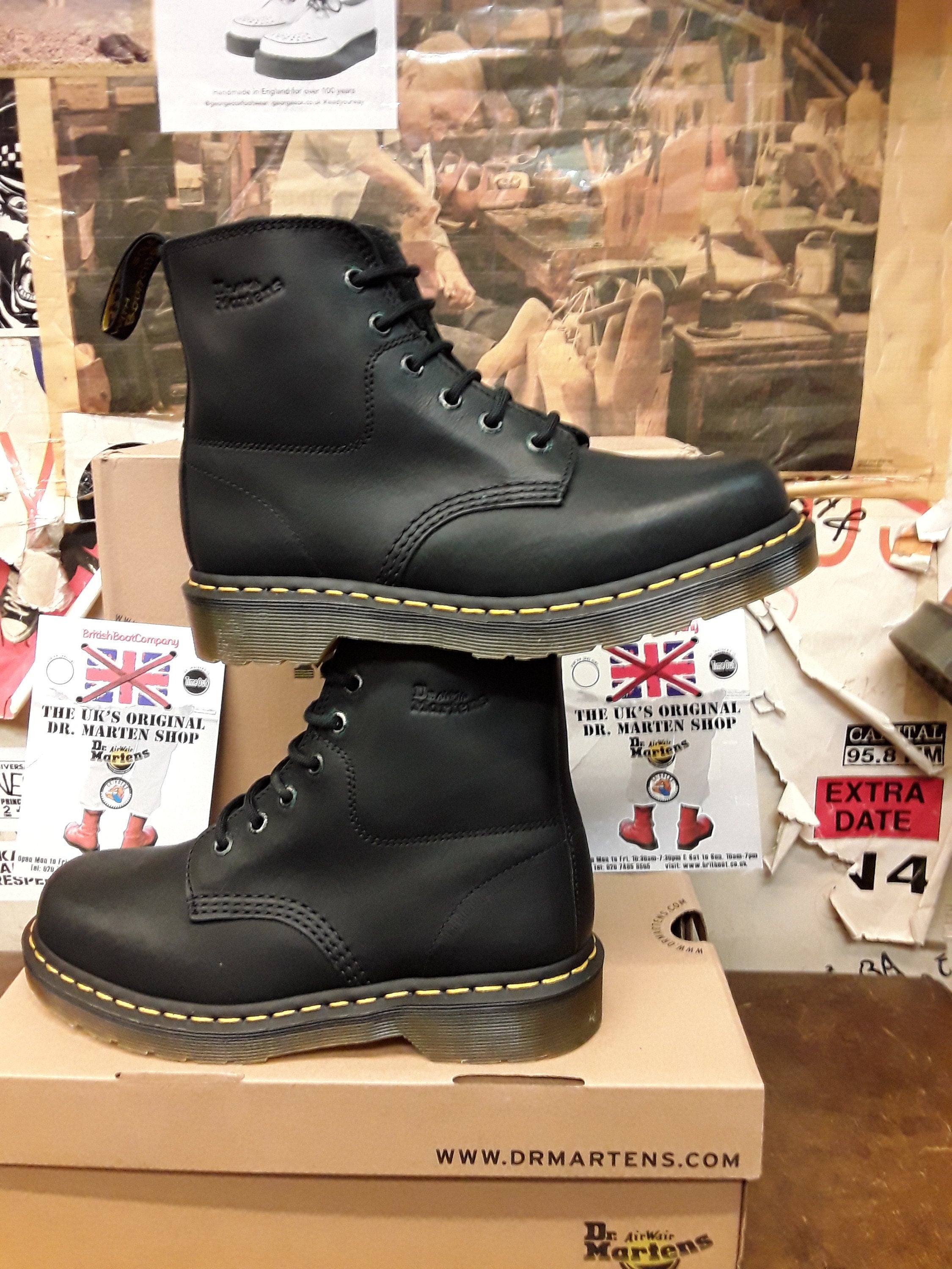 Dr Martens 8175 Black Waxy 6 Hole Size 6