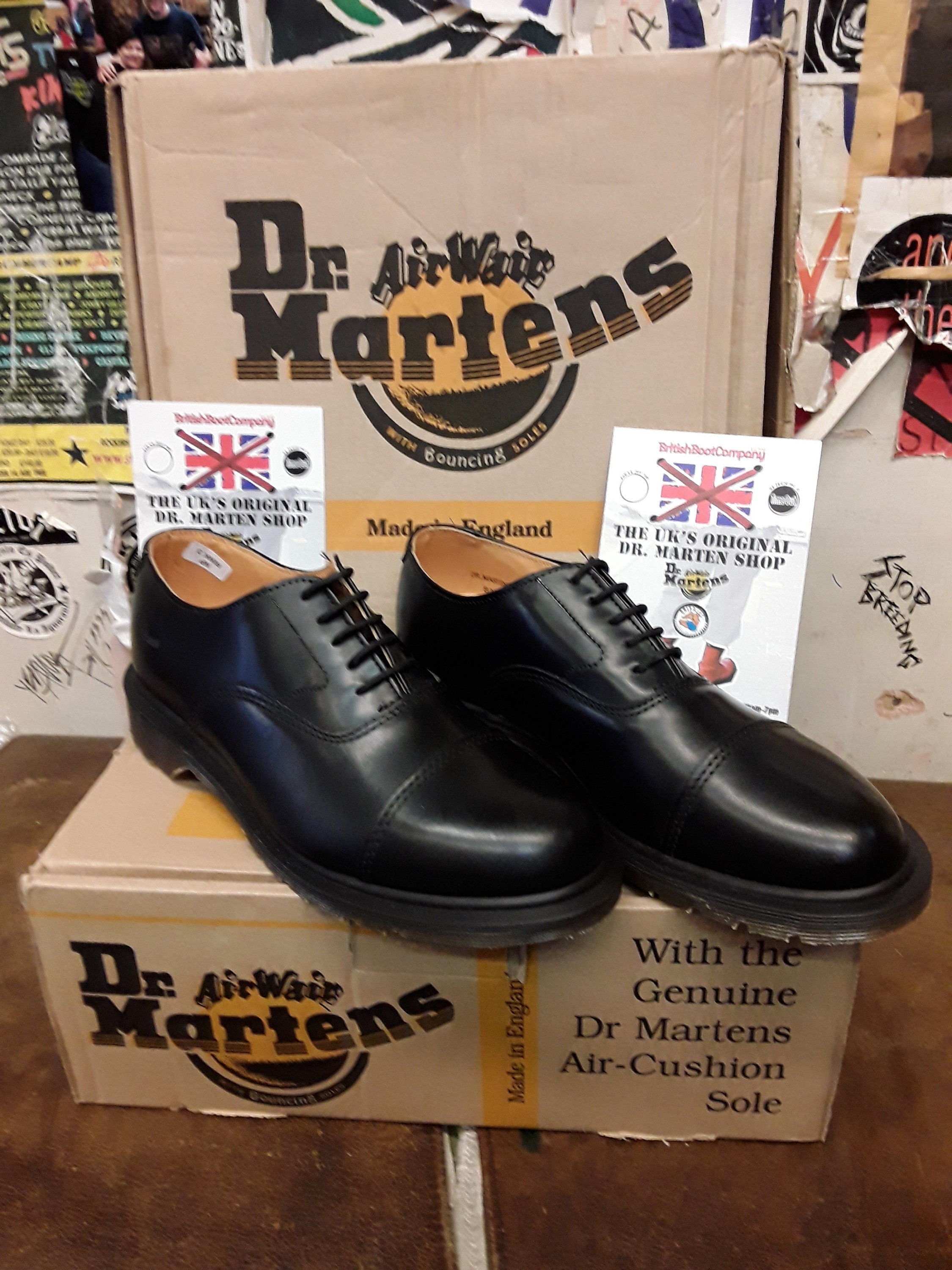 Black and gold dr martens oxford best sale