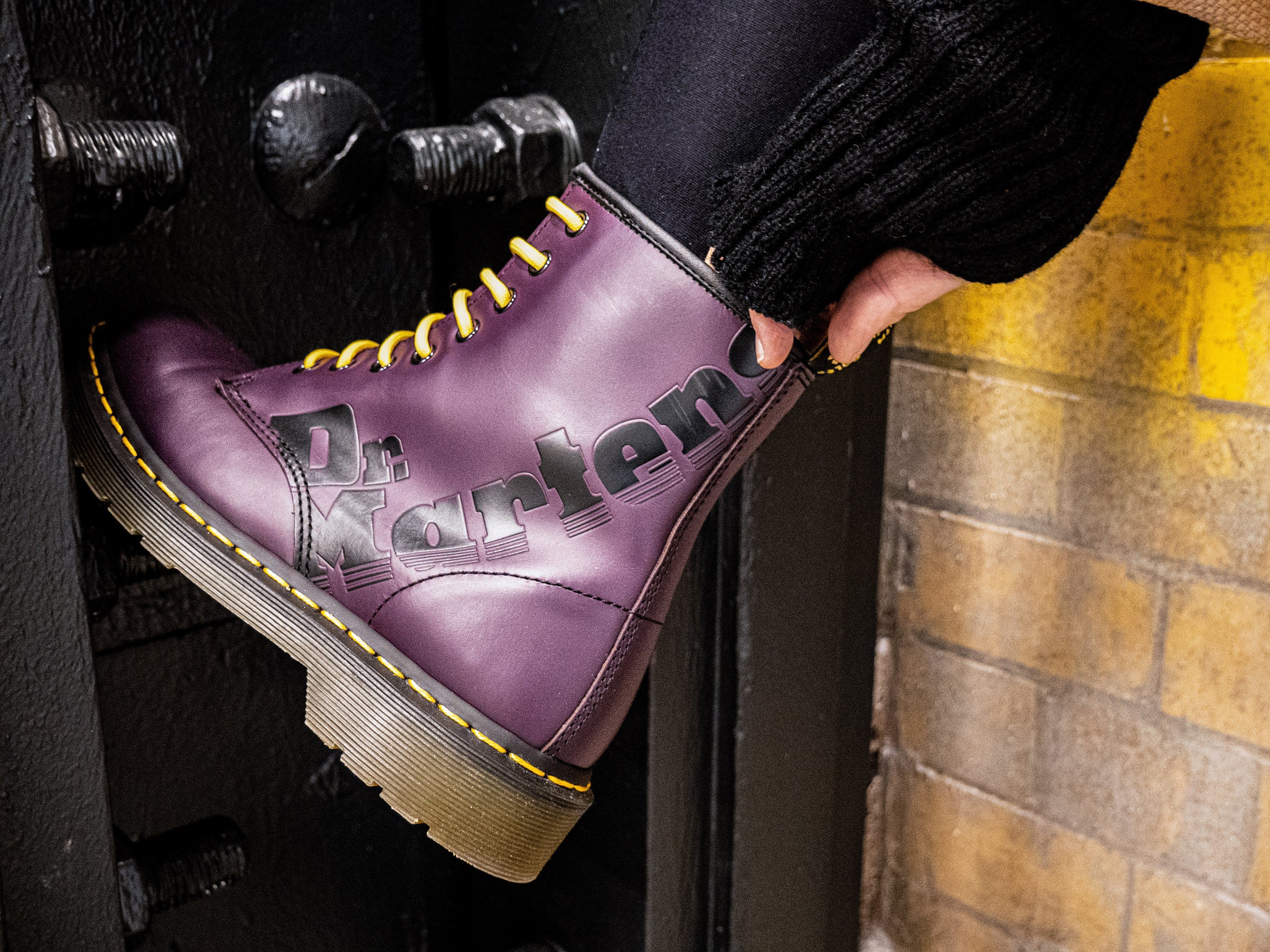 Womens dr martens size hot sale 7