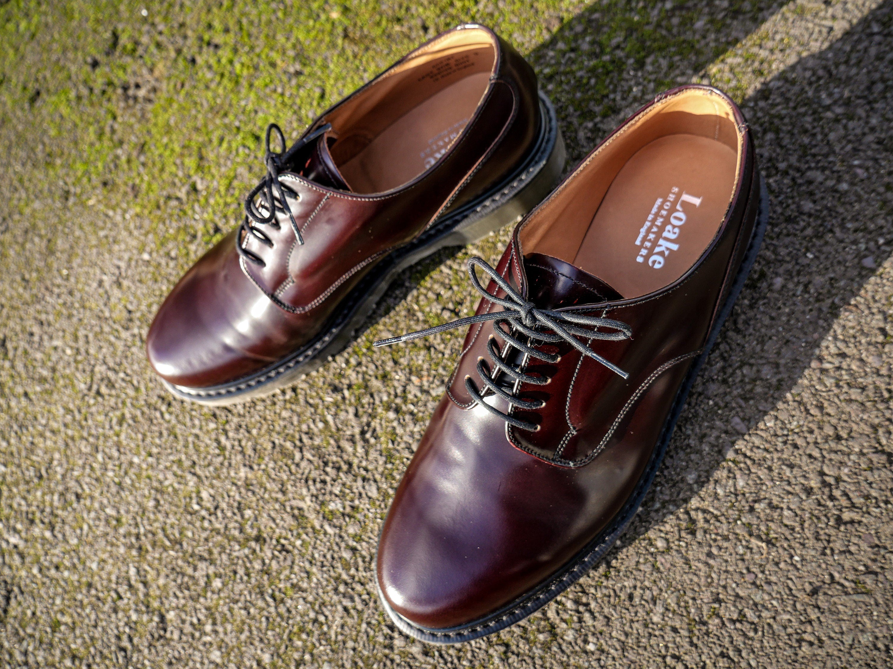 Loake Burgundy Shoes, Made in England, Classic Leather Gibson 5 Eyelet ...